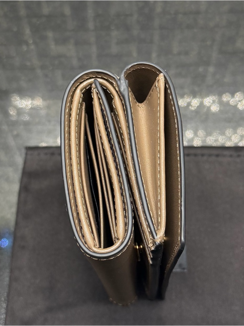 Versace Chestnut Leather Medusa Trifold Wallet Gold Logo Italy Card Holder New - Picture 9 of 11